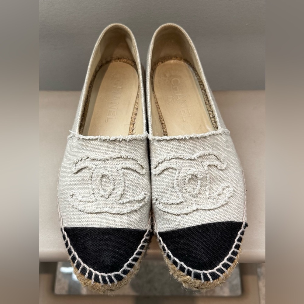 CHANEL Espadrilles in Black and Cream